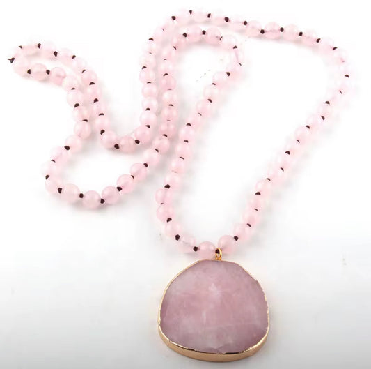 Rose Quartz Bead Necklace With Irregular Stone Pendant In Gold